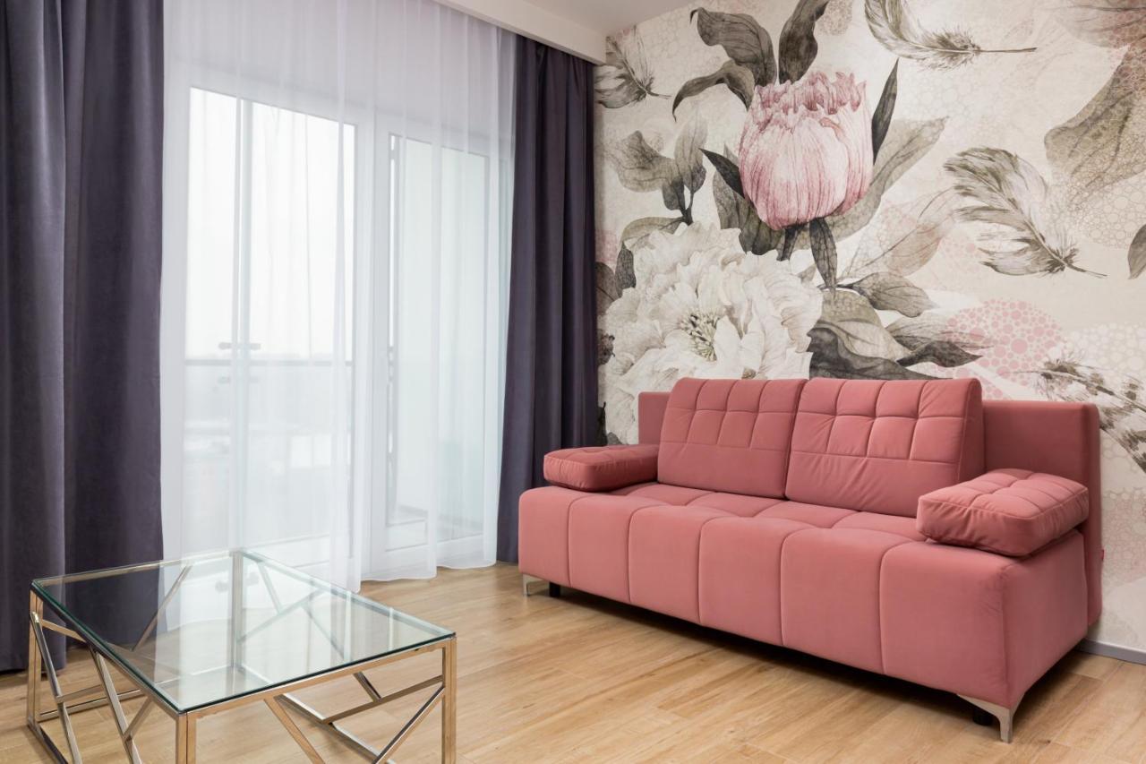 Premium Business Center By Renters Prestige Apartment